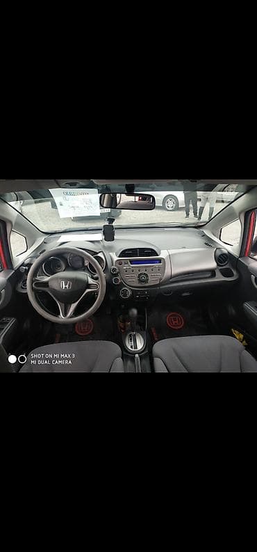 салон на фит: Honda Fit: 2008 г., 1.5 л, Автомат, Бензин, Хэтчбэк — 4