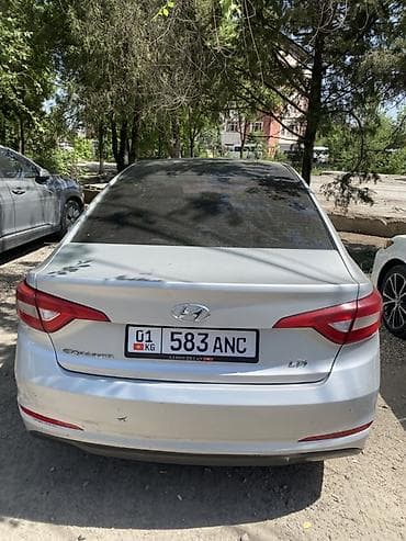 Продажа авто: Седан бизнес‑класса серебристого цвета. Кузов и экстерьер: - 4 двери — 6