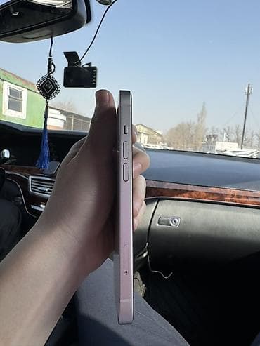 touch id: IPhone 13 — 4