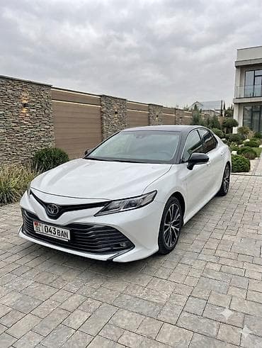 Toyota Camry: 2018 г., 2.5 л, Вариатор, Гибрид, Седан — 1