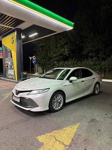 Унаа сатуу: Toyota Camry: 2018 г., 2.5 л, Вариатор, Гибрид, Седан — 1