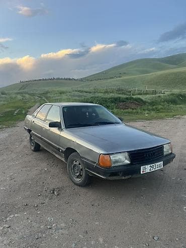 Унаа сатуу: Audi 100: 1988 г., 1.8 л, Кол менен иштөөчү, Седан — 2