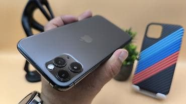 про 11: IPhone 11 Pro, Б/у, 256 ГБ, Черный, Защитное стекло, Чехол, 86 % — 2