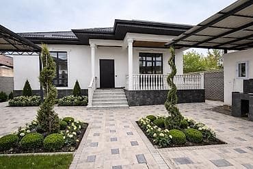 маразильные камеры: ДОМ С БЛАГОУСТРОЕННЫМ ДВОРОМ И НАВЕСАМИ - Одноэтажный дом с — 1