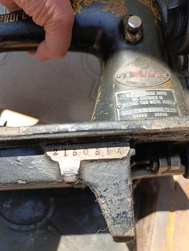 Искусство и коллекционирование: Швейная машинка(ручная),раритет made in Japan,(не рабочая), на — 3