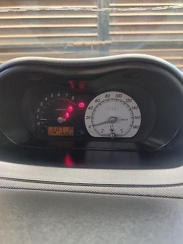 Унаа сатуу: Toyota Ist: 2003 г., 1.5 л, Автомат, Бензин — 9