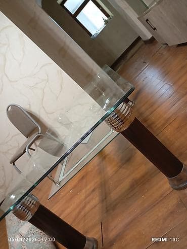 Шкафтар: Зал үчүн үстөл, Колдонулган, Бүктөө эмес, Тик бурчтуу — 3