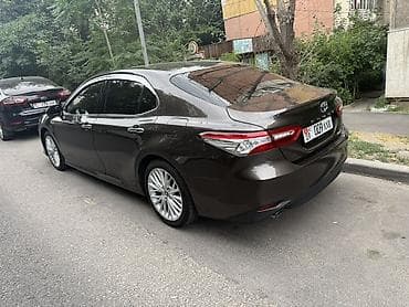 Toyota Camry: 2018 г., 2.5 л, Вариатор, Гибрид, Седан — 4