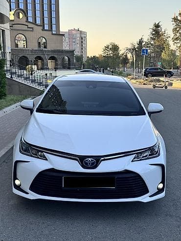 Toyota Corolla: 2022 г., 1.8 л, Автомат, Гибрид, Седан — 3