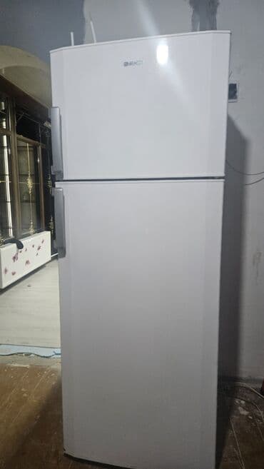 купить простой телефон: Холодильник Beko, Б/у, Двухкамерный, De frost (капельный), 70 * 185 * 60 — 1