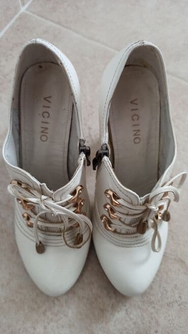 туфли беж цвет: Женские осенне-весенние туфли. Материал кожзам. Размер 37. Немного — 5