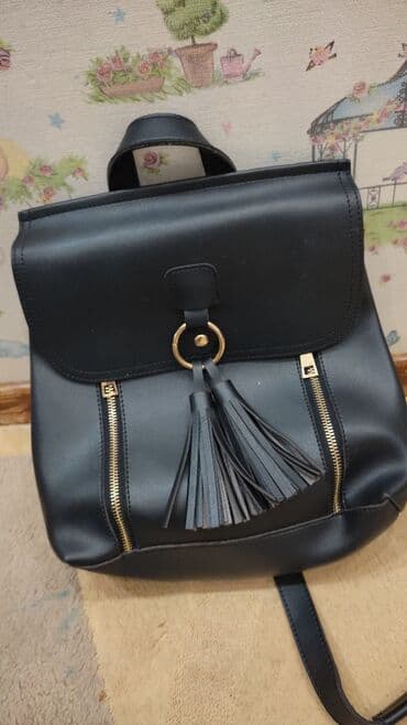 чемодан дорожный бу: Рюкзаки, сумки, б/у но в хорошем состоянии. школьный рюкзак 500 сом — 1