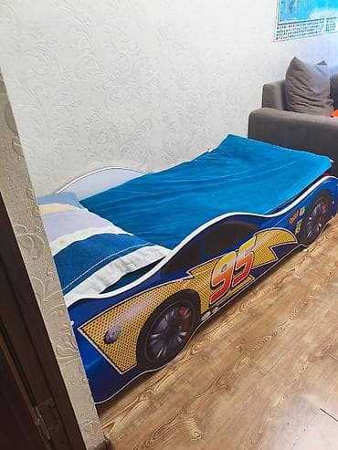 bugatti chiron: Кровать-машинка, Б/у, Другой материал — 3
