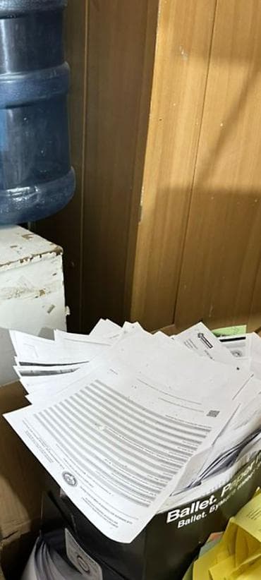 продам неликвиды: Отходы бумаги и макулатура в тюках/пачках Описание: - Белая офисная — 5