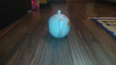 маленький чайник: Обьемный чайник. цвет белый. стекло российское(советское). Цена — 3