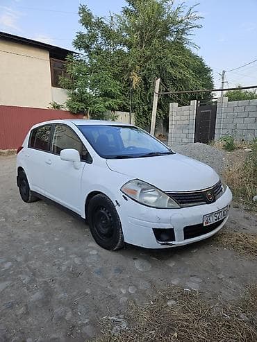 тиида: Nissan Tiida: 2006 г., 2 л, Механика, Бензин, Хэтчбэк — 9
