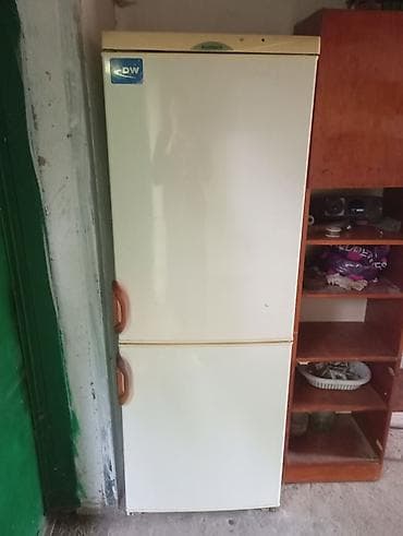 кондиционер кыргызчасы: Холодильник Eurotech, двухкамерный (верх — холодильное отделение, низ — 2