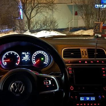 w210 2 7: Volkswagen Polo: 2018 г., 1.6 л, Автомат, Бензин, Седан — 4