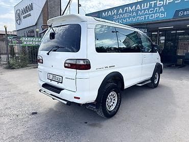 m5 cs: Mitsubishi Space Gear: 1997 г., 3 л, Автомат, Бензин, Минивэн — 4
