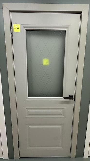 Межкомнатная дверь с остеклением - Полотно: филёнчатое, классический