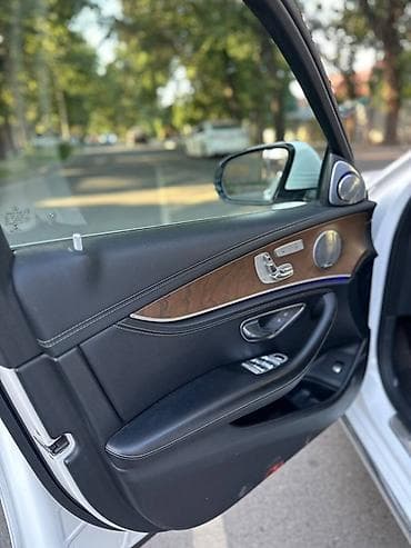 Транспорт: Mercedes-Benz E-Class: 2018 г., 2.2 л, Автомат, Бензин, Седан — 6