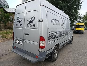 сидения спринтера: Mercedes-Benz Спринтер: 2004 г., Фургон — 3