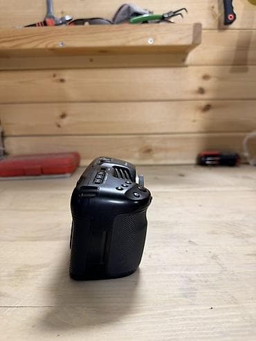 eos 1100d: Кинокамера Blackmagic Design Pocket Cinema Camera 4K (BMPCC 4K) — 2