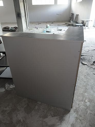 стол ножки: Торговое оборудование для магазина Состав: - шкаф (5 шт) полок — 4