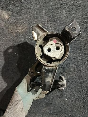 2zz ge: Подушка коробки передач Toyota 2011 г., Оригинал, Япония — 3