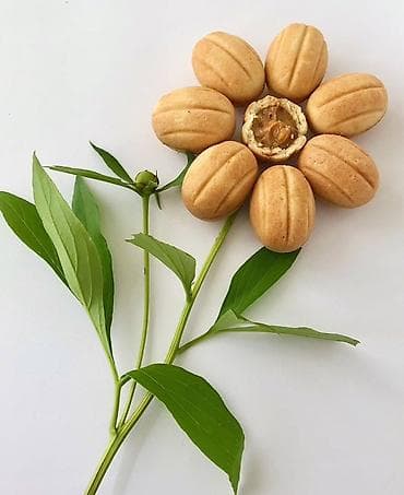 лимонный соус: Орехи со сгущёнкой в подарочной коробке - Классическое печенье — 1