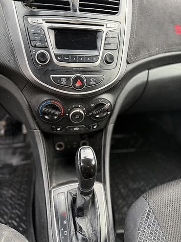 Продажа авто: Hyundai Solaris: 2016 г., 1.6 л, Автомат, Бензин, Седан — 5