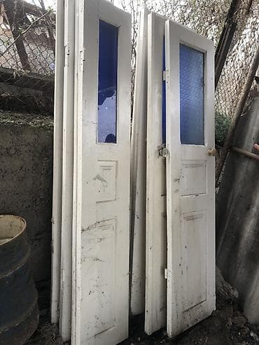 Металлические сейфовые двери: Межкомнатная дверь, Б/у, Со стеклом, Двухстворчатая, Деревянная, С зеркалом, цвет - Белый — 1