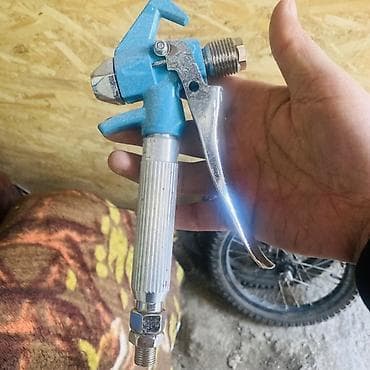 Рукоятка-распылитель для безвоздушной покраски + зажим- жумар Vento