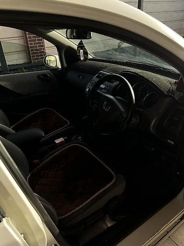 бампер на фит: Honda Fit: 2003 г., 1.3 л, Автомат, Бензин, Хэтчбэк — 5