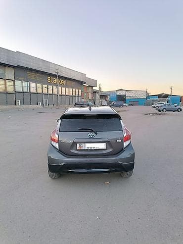 corolla levin: Toyota Prius C: 2017 г., 1.5 л, Вариатор, Гибрид, Хэтчбэк — 2