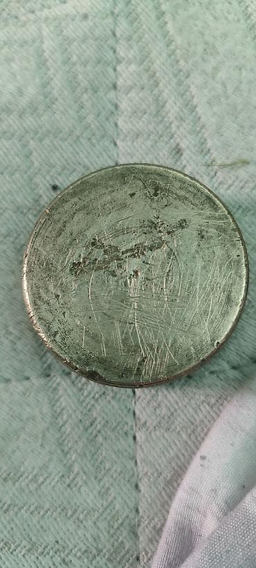 поилки для курей: Незнаю что это такое но маленький и 320 грамовый 😅 - Материал: латунь — 4