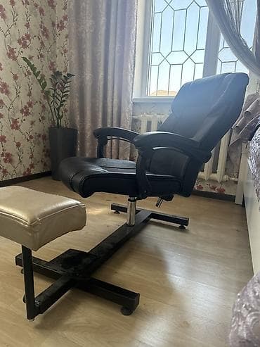 Оборудование для производства: Кресло для педикюра/маникюра с регулируемой подставкой для ног — 2