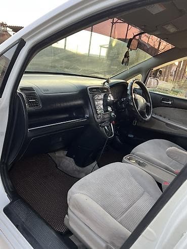 скутера японские: Honda Stream: 2003 г., 1.7 л, Автомат, Бензин, Минивэн — 8