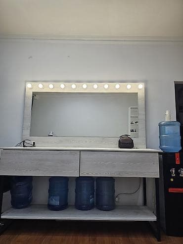 туалетный столик б у: Туалетный столик, Б/у, Со шкафом, цвет - Белый, Дерево — 1