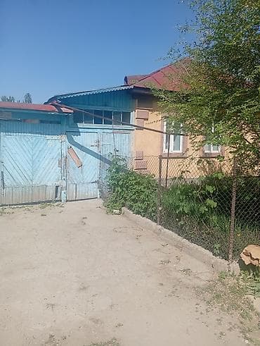 срочно продам дом новопокровка бишкек: Продаётся частный дом с двором и хозяйственным блоком. Дом находится — 2