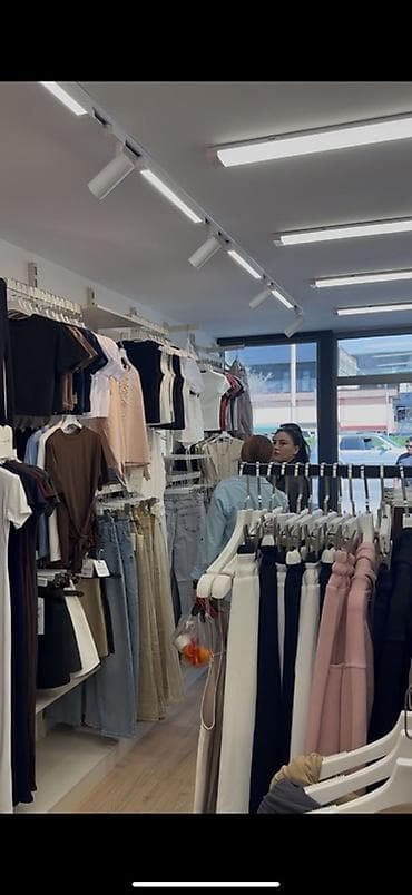 лавка: Продается готовый бизнес — бутик женской одежды 🤍 Полностью — 8