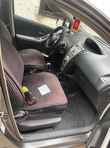 Продажа авто: Toyota Yaris: 2007 г., 1.3 л, Механика, Бензин, Хэтчбэк — 5
