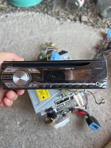 домкраты для авто: Б/у, 1-DIN — 1