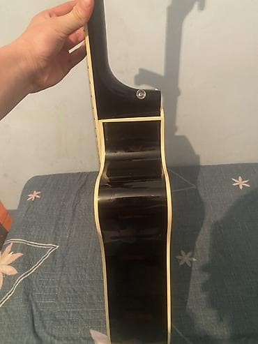 Акустическая гитара с вырезом (формат дредноут), черный глянцевый — 2