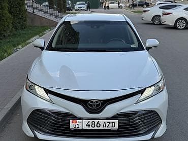торг у капота: Toyota Camry: 2018 г., 2.5 л, Автомат, Бензин, Седан — 3