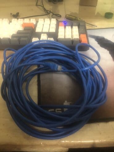 коммутаторы китай: Синий кабель Ethernet. Предназначен для подключения устройств к сети — 1