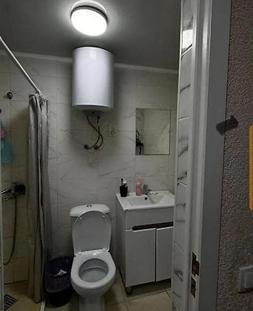 Студия, Чогуу жашоосу жок, Жарым -жартылай эмереги бар — 3