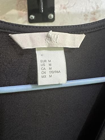 Жеке буюмдар: Платье H&M подчеркивает фигуру и скрывает живот. Ткань — 2