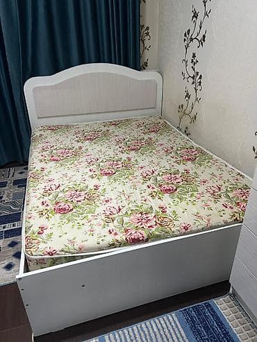 sofa bed: Односпальная кровать, Б/у, С матрасом, длина - 194 см — 1
