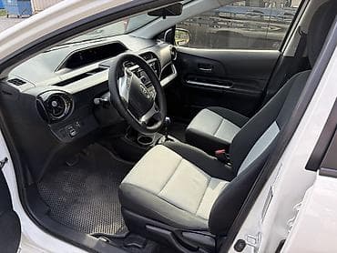 Транспорт: Toyota Prius C: 2016 г., 1.5 л, Автомат, Гибрид, Хэтчбэк — 3